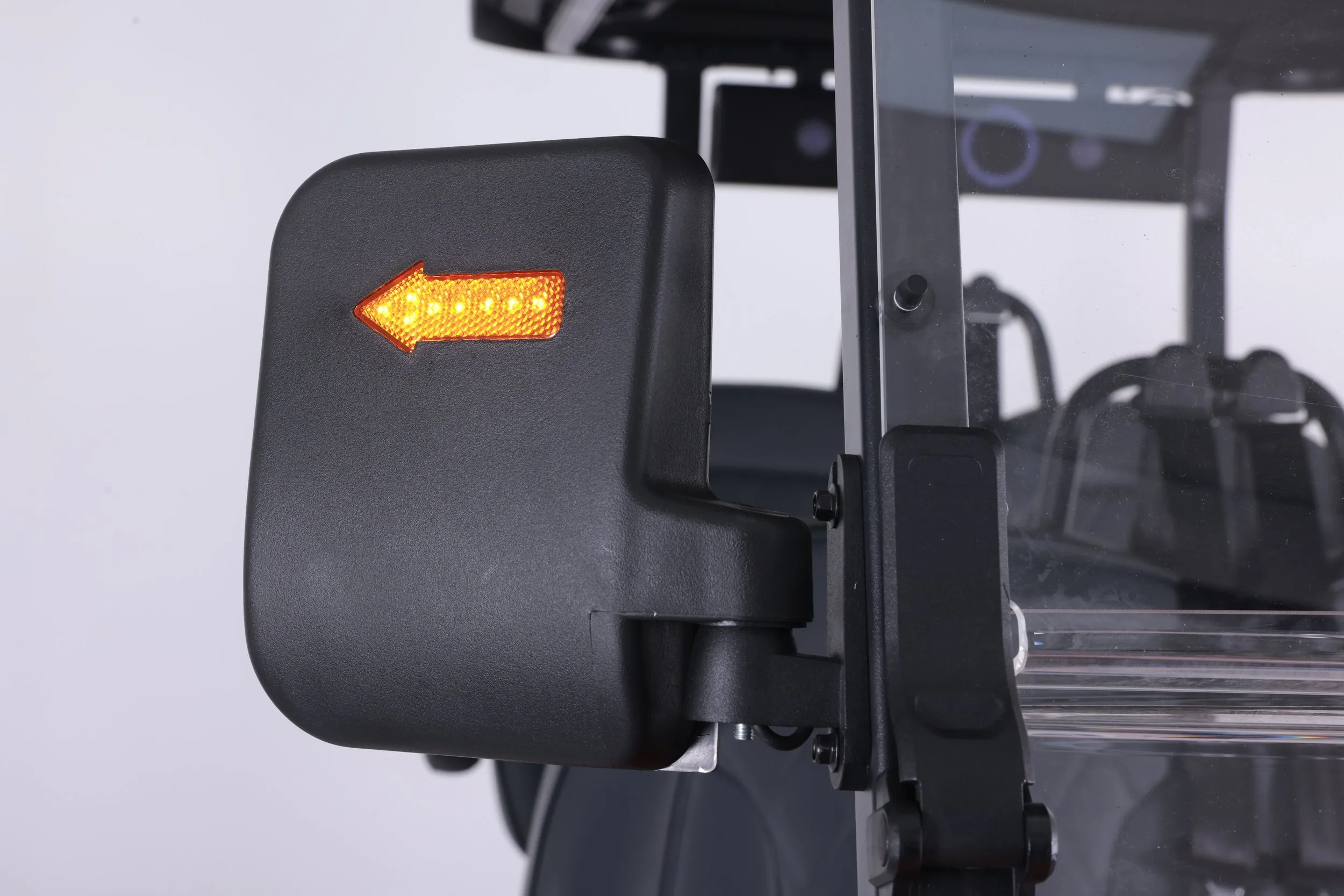Detalle de volante carro de golf eléctrico Denago EV Rover XL 6